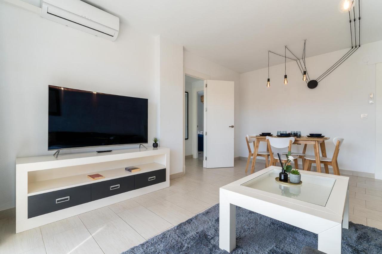Sea View 2 Bedroom Apartment 2 Min Away From The Beach 托雷莫利诺斯 外观 照片