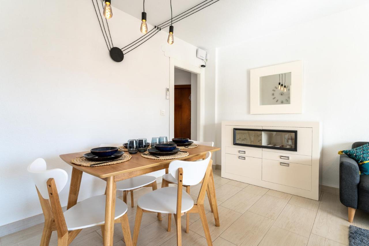 Sea View 2 Bedroom Apartment 2 Min Away From The Beach 托雷莫利诺斯 外观 照片